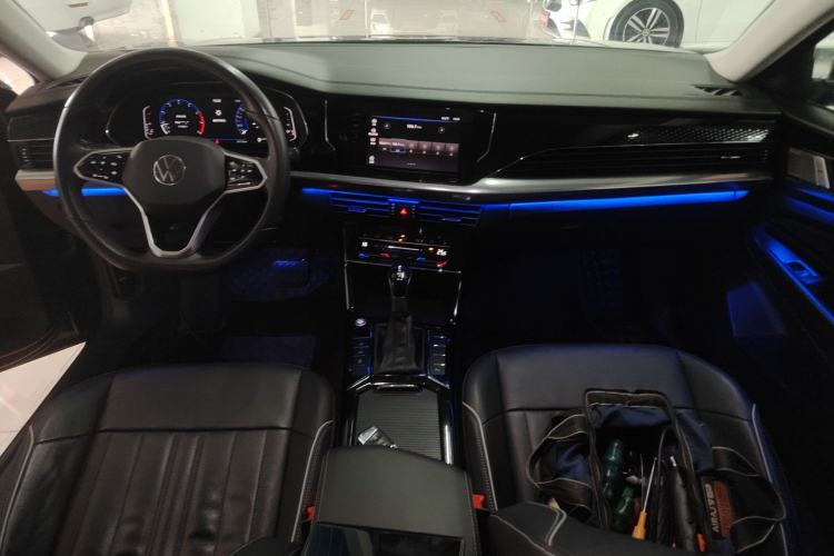 Used Volkswagen Passat 2023 330TSI Elite Edition Center Console