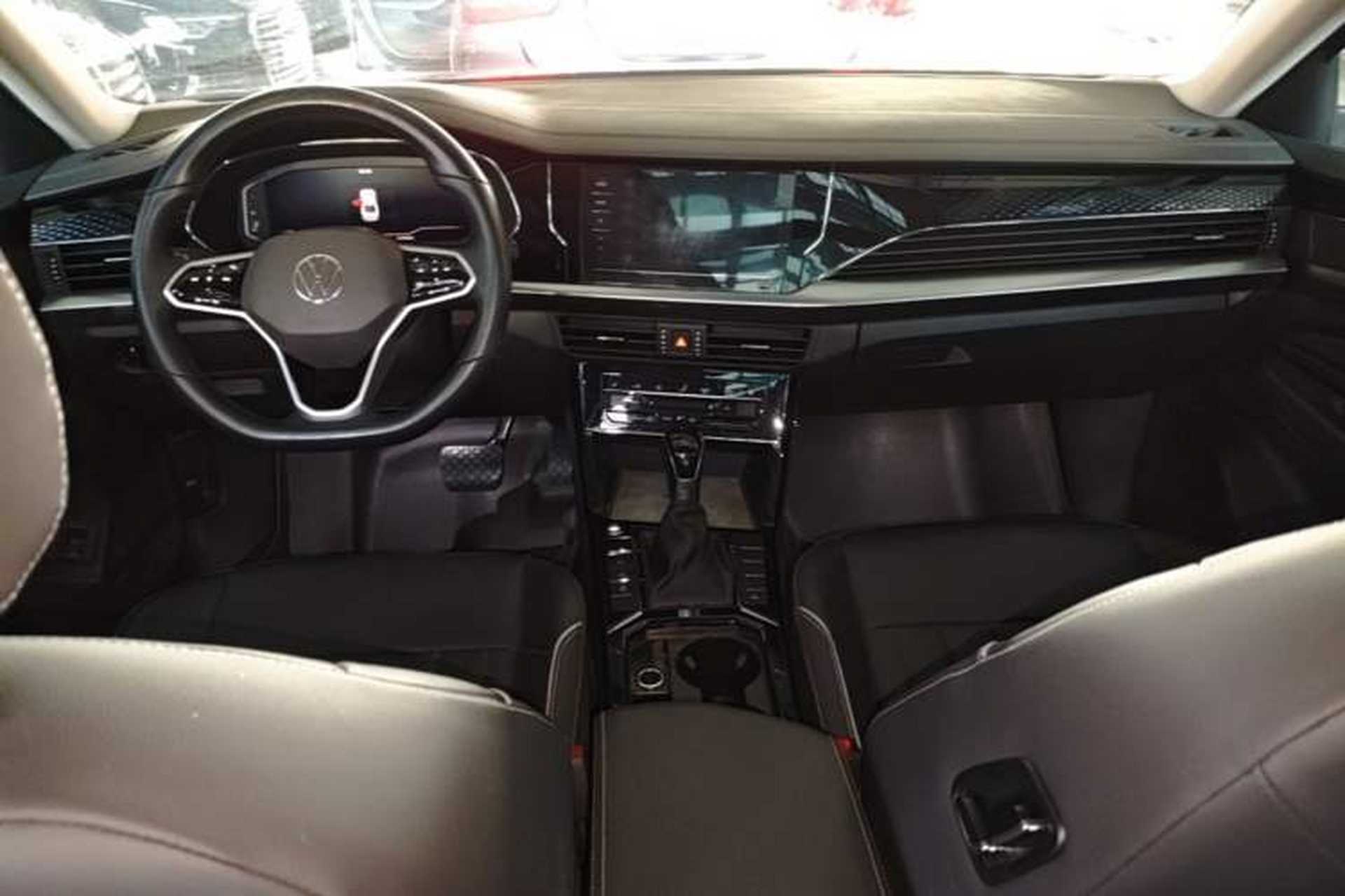 Used Volkswagen Passat 2023 Revised 330TSI Elite Edition Center Console