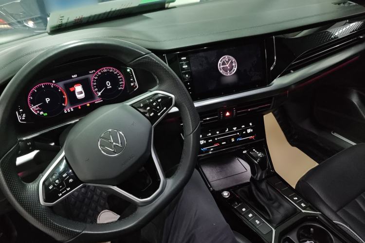 Used Volkswagen Passat 2023 Restyled 330TSI Starry Luxury Edition Center Console