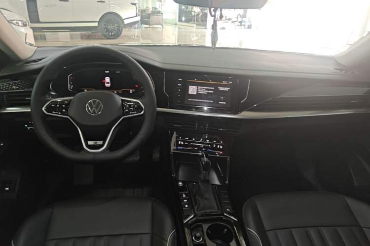 Used Volkswagen Passat 2023 Revised 330TSI Elite Edition Center Console