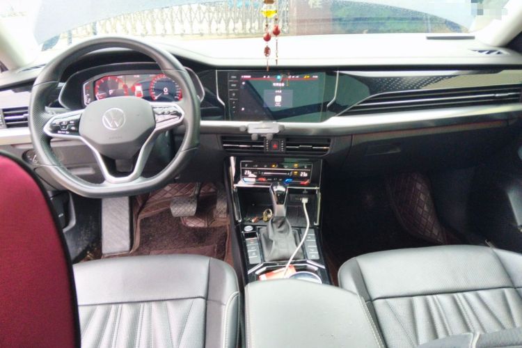 Used Volkswagen Passat 2023 330TSI Starry Luxury Edition Center Console