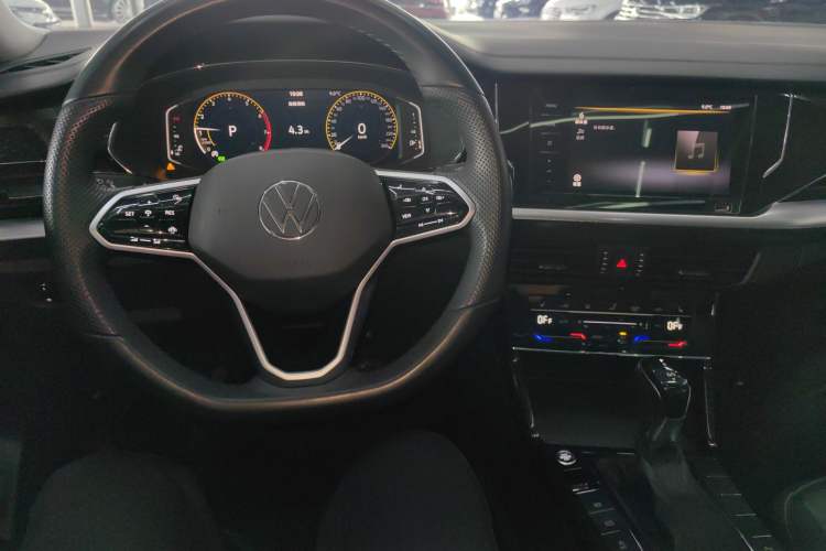 Used Volkswagen Passat 2023 Revised 330TSI Starry Elite Edition Center Console