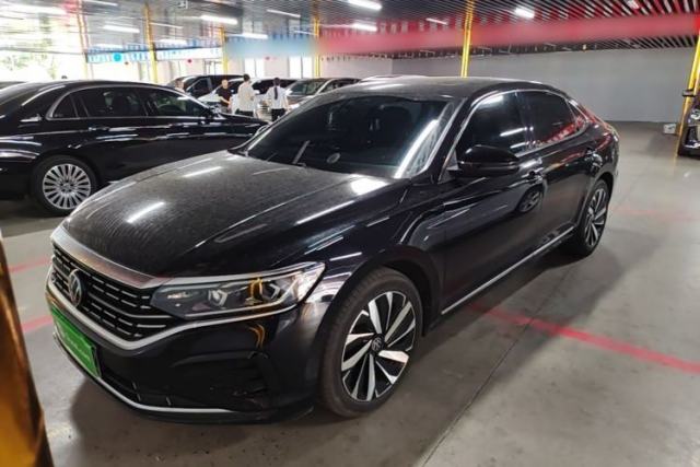 Used Volkswagen Passat 2023 Facelift 330TSI Luxury Edition