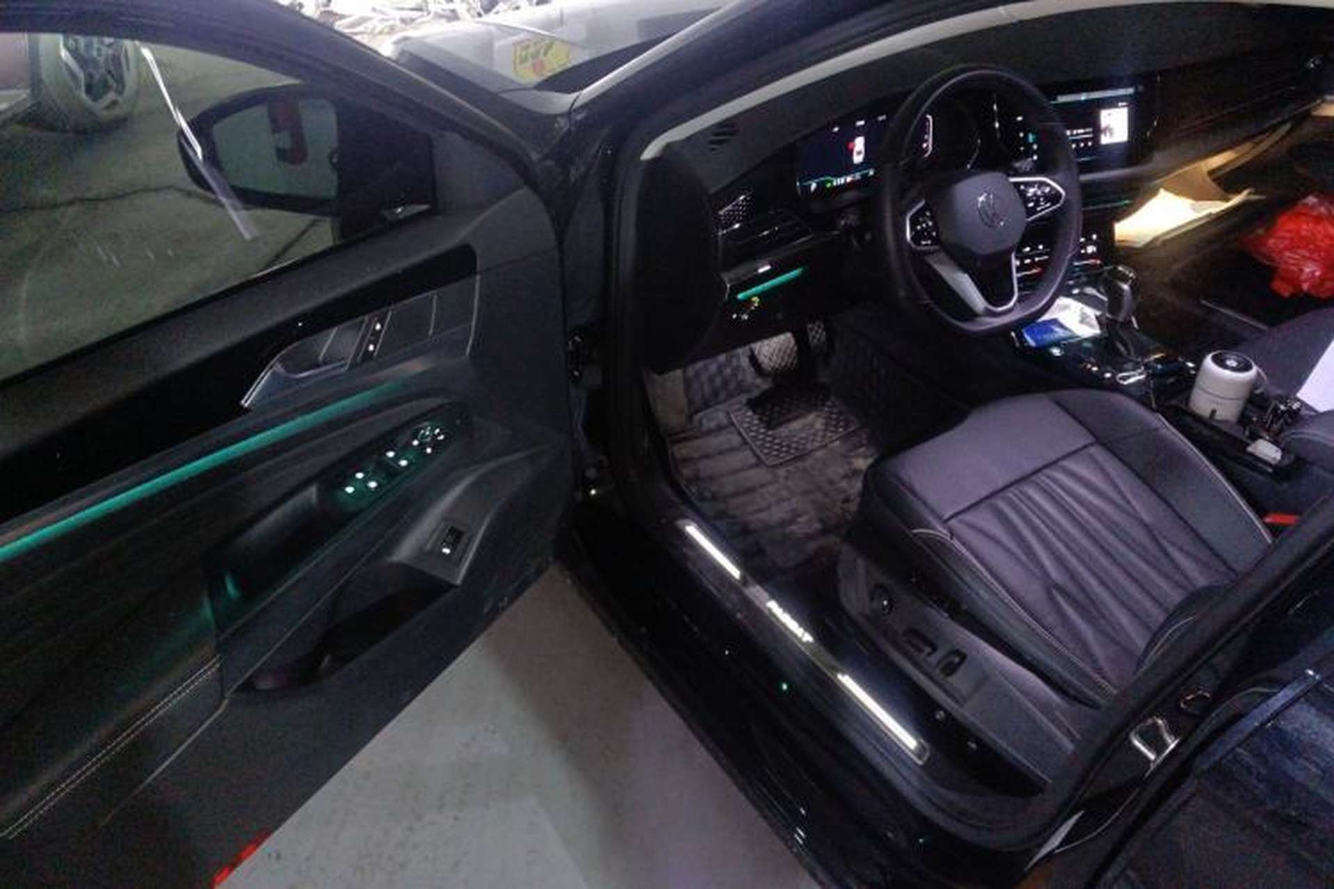 Used Volkswagen Passat 2023 Facelift 330TSI Luxury Edition Driver Seat