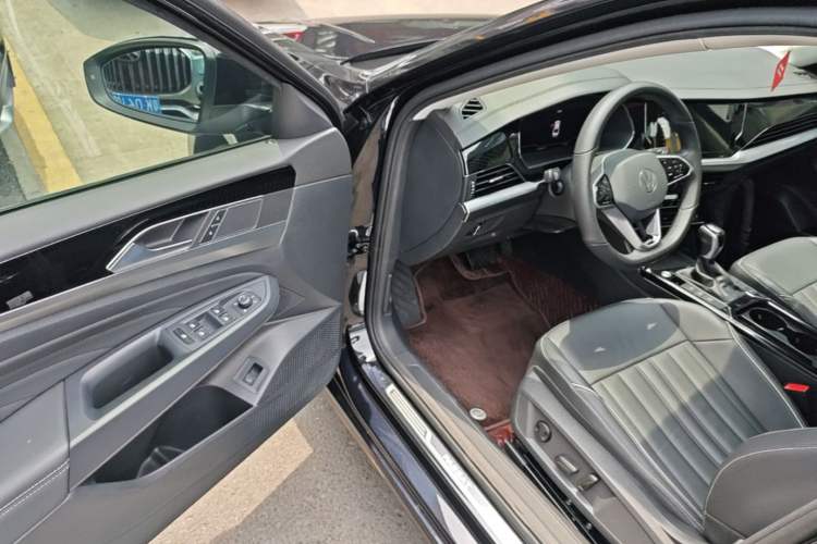 Used Volkswagen Passat 2023 Revised 330TSI Elite Edition Driver Seat