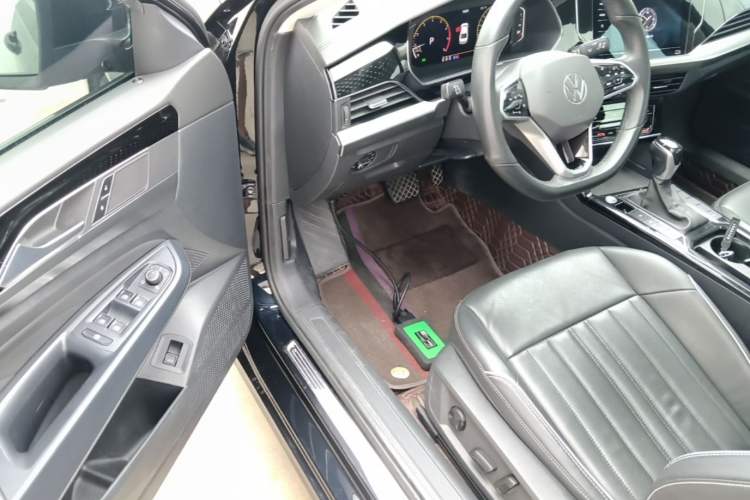 Used Volkswagen Passat 2023 Revised 330TSI Starry Elite Edition Driver Seat