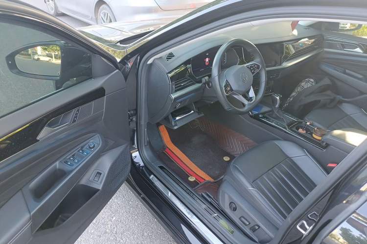 Used Volkswagen Passat 2023 330TSI Elite Edition Driver Seat