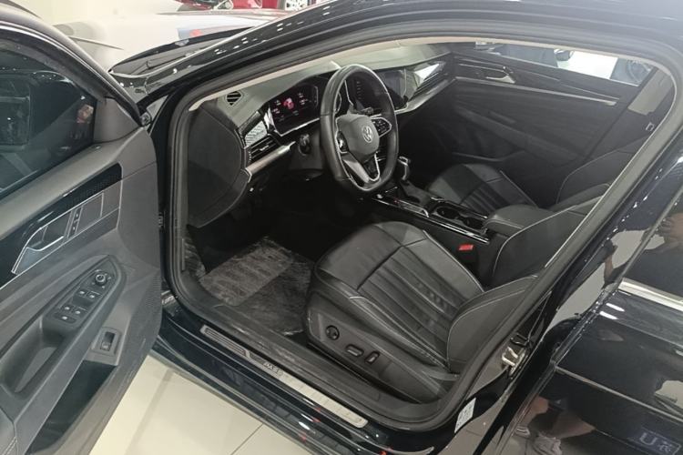 Used Volkswagen Passat 2023 330TSI Starry Elite Edition Driver Seat