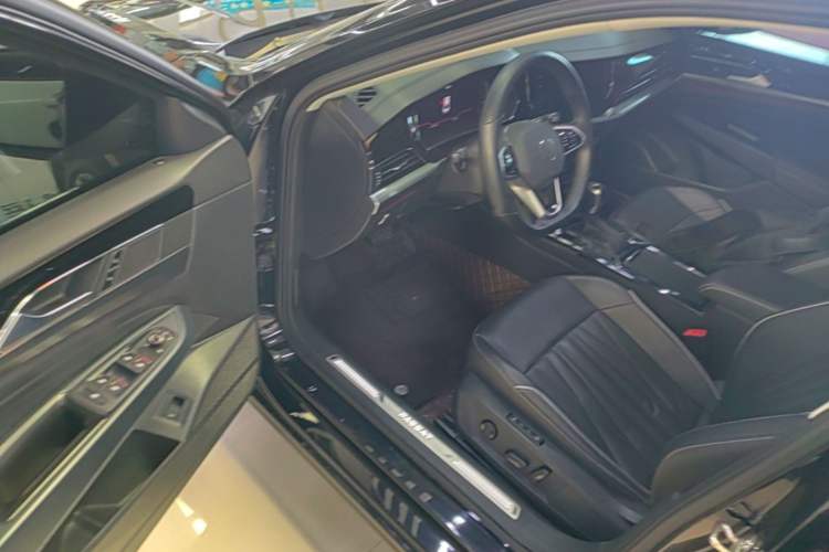 Used Volkswagen Passat 2023 Facelift 330TSI Prestige Edition Driver Seat