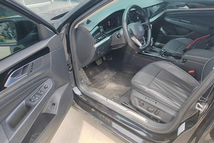 Used Volkswagen Passat 2023 330TSI Starry Luxury Edition Driver Seat