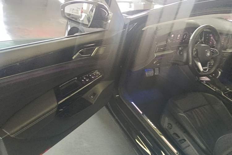 Used Volkswagen Passat 2023 330TSI Starry Luxury Edition Driver Seat