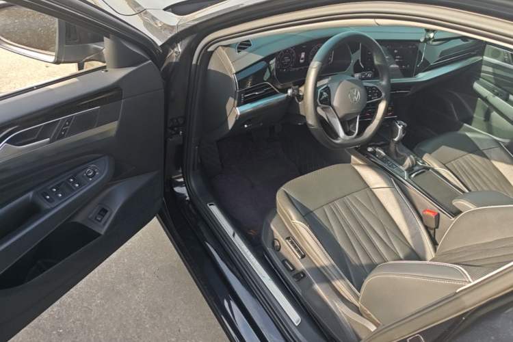 Used Volkswagen Passat 2023 330TSI Starry Luxury Edition Driver Seat