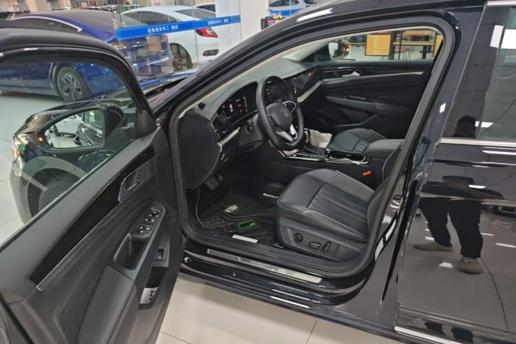 Used Volkswagen Passat 2023 330TSI Starry Elite Edition Driver Seat