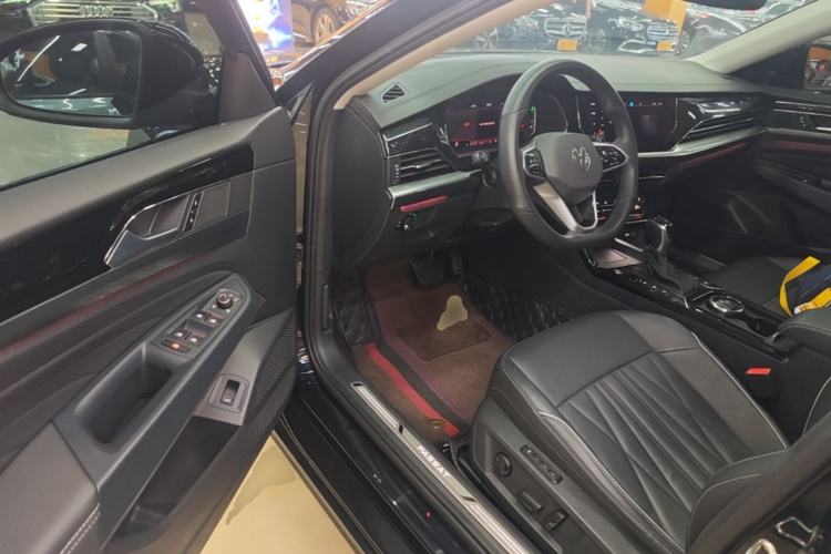 Used Volkswagen Passat 2023 Facelift 330TSI Luxury Edition Driver Seat
