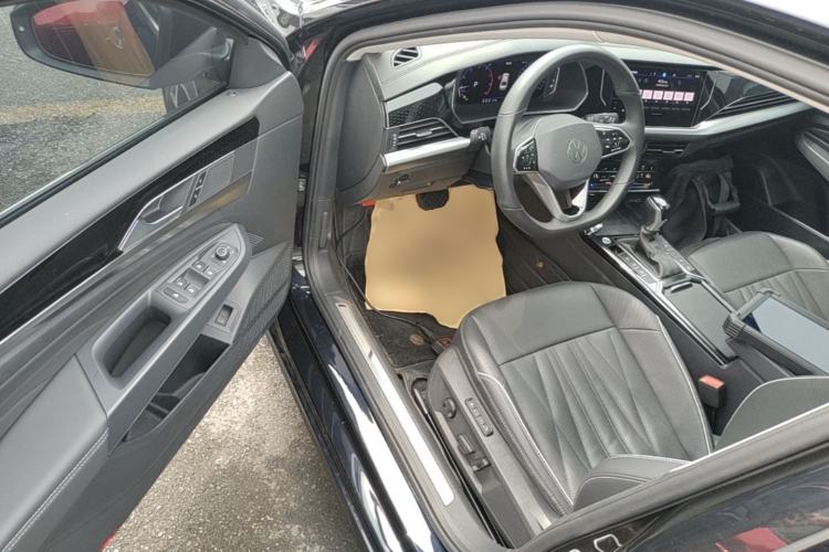 Used Volkswagen Passat 2023 330TSI Starry Luxury Edition Driver Seat