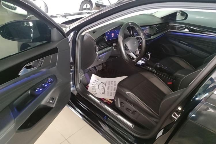 Used Volkswagen Passat 2023 330TSI Luxury Edition Driver Seat