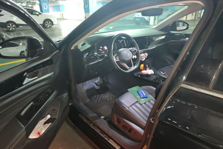 Used Volkswagen Passat 2023 330TSI Elite Edition Driver Seat