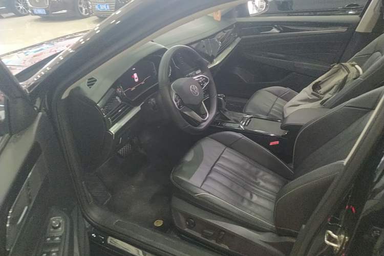 Used Volkswagen Passat 2023 330TSI Starry Elite Edition Driver Seat