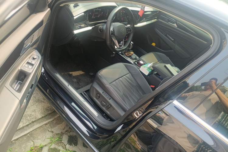 Used Volkswagen Passat 2023 Revised 380TSI Luxury Edition Driver Seat