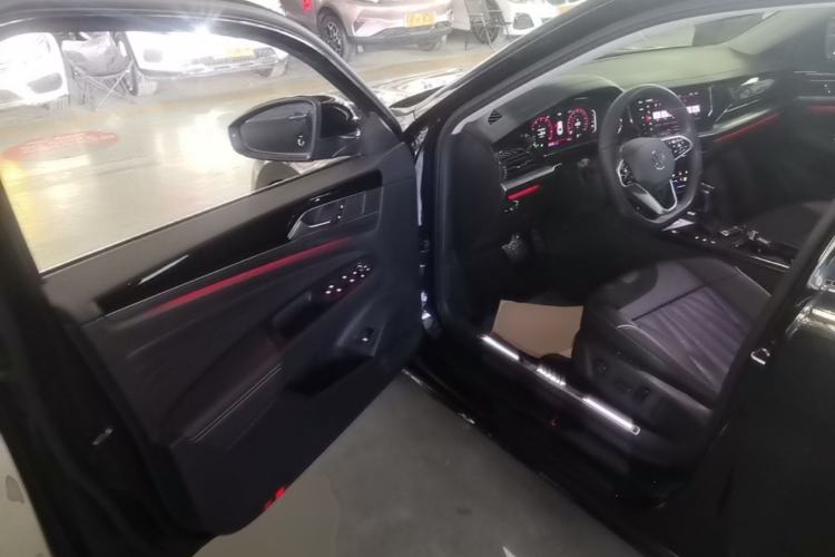 Used Volkswagen Passat 2023 330TSI Starry Luxury Edition Driver Seat
