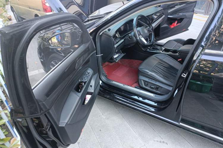 Used Volkswagen Passat 2023 330TSI Luxury Edition Driver Seat