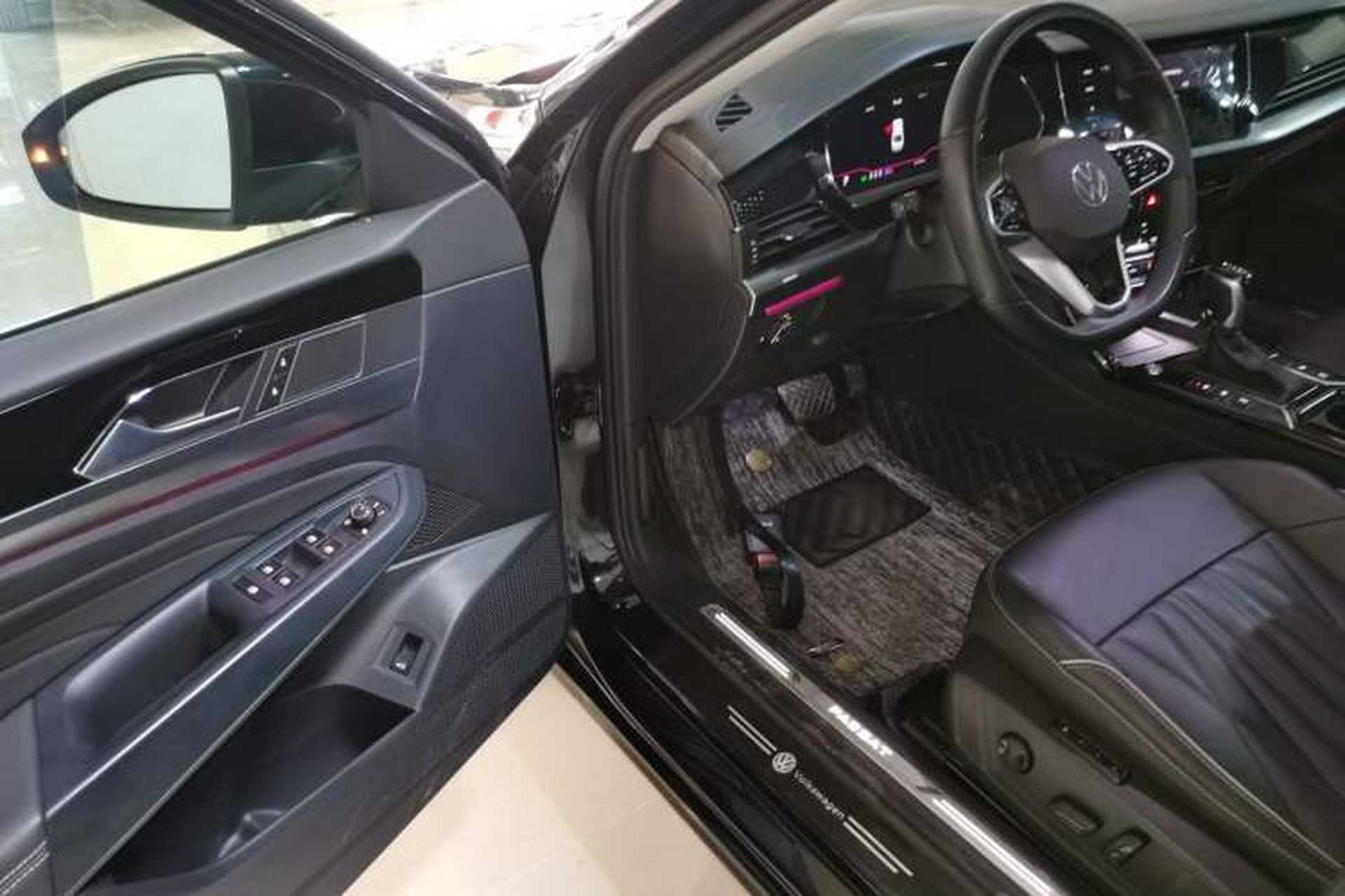 Used Volkswagen Passat 2023 Facelift 330TSI Luxury Edition Driver Seat