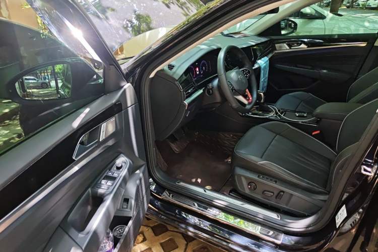 Used Volkswagen Passat 2023 Revised 380TSI Luxury Edition Driver Seat