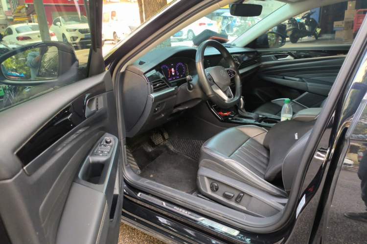 Used Volkswagen Passat 2023 330TSI Elite Edition Driver Seat