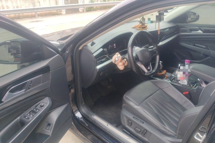 Used Volkswagen Passat 2023 Facelift 330TSI Luxury Edition Driver Seat