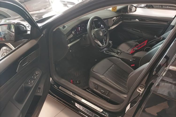 Used Volkswagen Passat 2023 Revised 330TSI Elite Edition Driver Seat