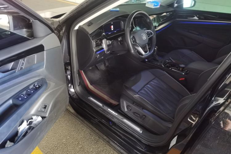 Used Volkswagen Passat 2023 330TSI Elite Edition Driver Seat