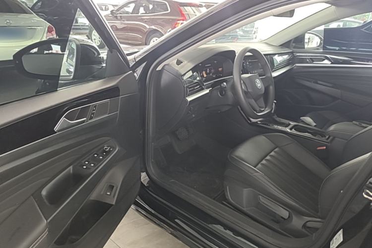 Used Volkswagen Passat 2023 Revised Version 280TSI Business Edition Driver Seat