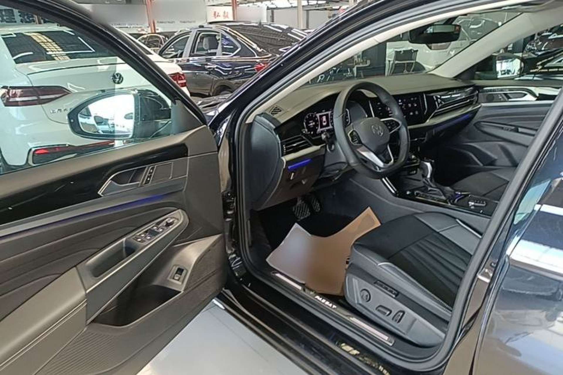 Used Volkswagen Passat 2023 Facelift 330TSI Luxury Edition Driver Seat