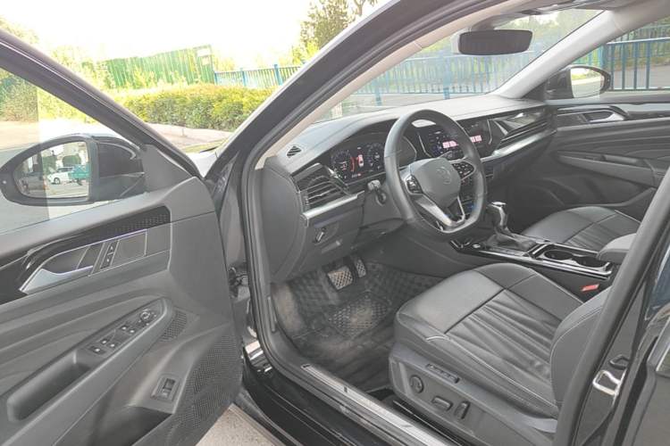 Used Volkswagen Passat 2023 330TSI Starry Luxury Edition Driver Seat