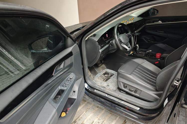 Used Volkswagen Passat 2023 Revised 330TSI Elite Edition Driver Seat