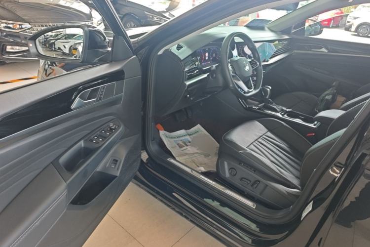 Used Volkswagen Passat 2023 330TSI Starry Luxury Edition Driver Seat