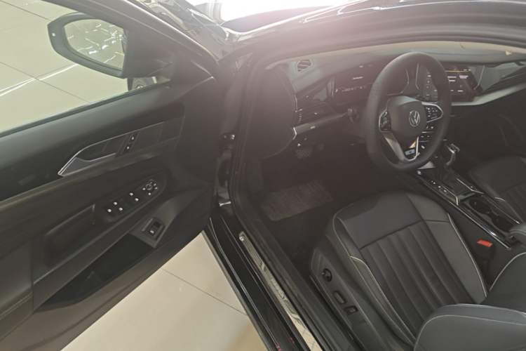 Used Volkswagen Passat 2023 Revised 330TSI Elite Edition Driver Seat