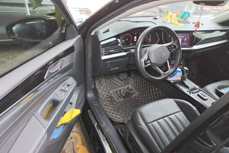 Used Volkswagen Passat 2023 330TSI Elite Edition Driver Seat