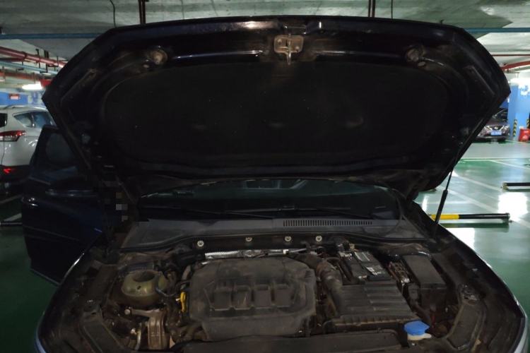Used Volkswagen Passat 2023 330TSI Luxury Edition Engine Bay