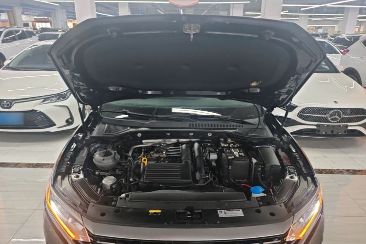 Used Volkswagen Passat 2023 Revised Version 280TSI Business Edition Engine Bay