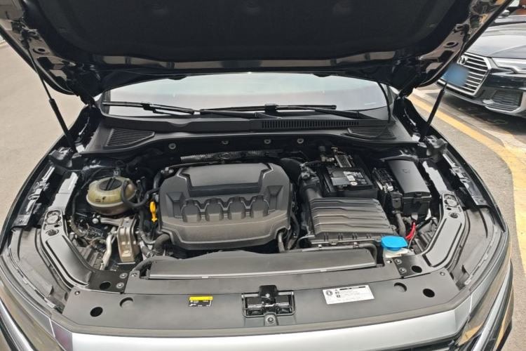 Used Volkswagen Passat 2023 Revised 330TSI Elite Edition Engine Bay