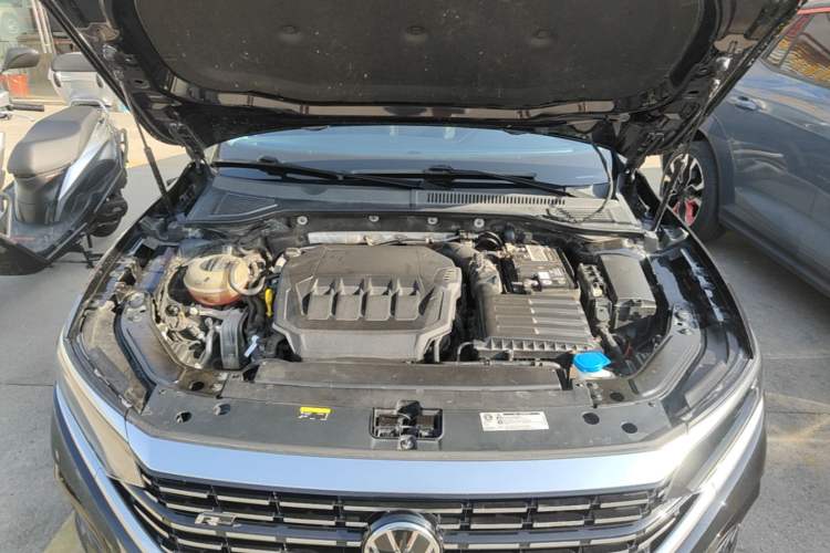 Used Volkswagen Passat 2023 330TSI Elite Edition Engine Bay