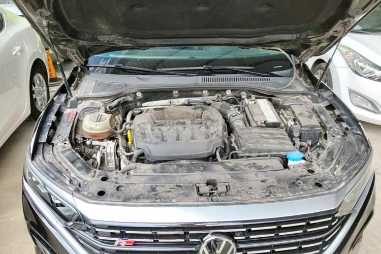Used Volkswagen Passat 2023 Facelift 330TSI Luxury Edition Engine Bay