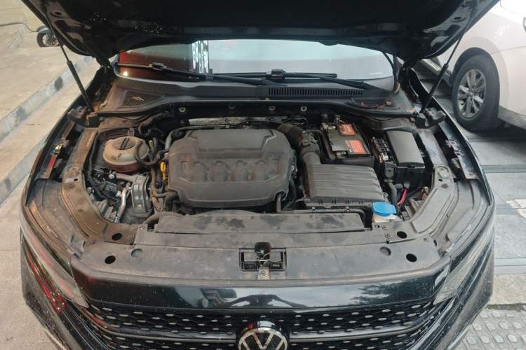 Used Volkswagen Passat 2023 Revised 330TSI Starry Elite Edition Engine Bay