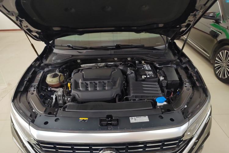 Used Volkswagen Passat 2023 Facelift 330TSI Luxury Edition Engine Bay