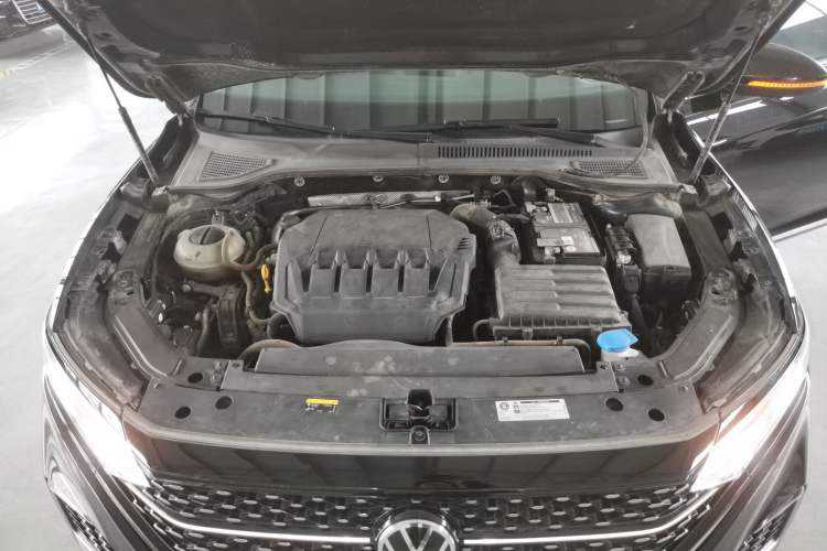Used Volkswagen Passat 2023 330TSI Starry Luxury Edition Engine Bay