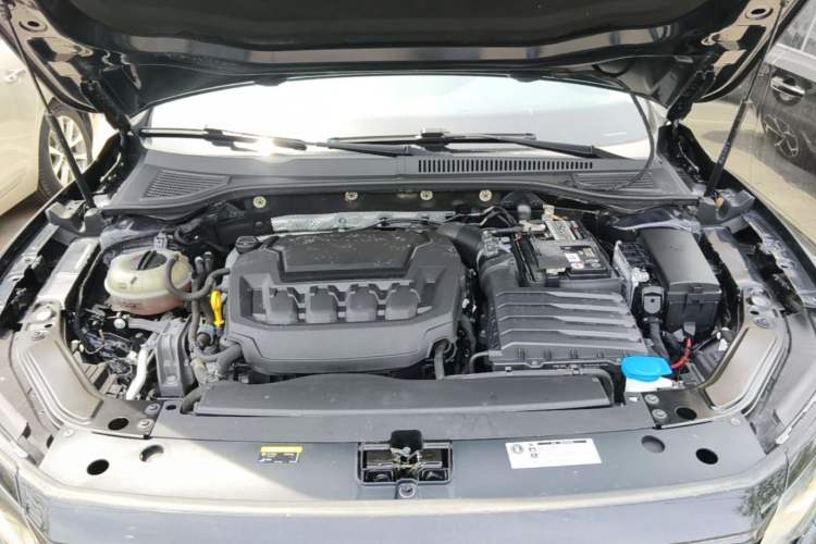 Used Volkswagen Passat 2023 Revised 330TSI Starry Elite Edition Engine Bay
