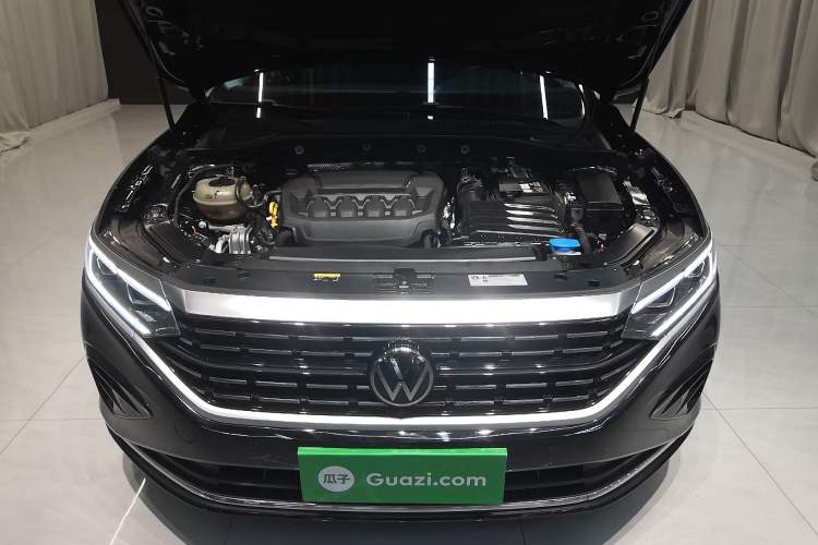 Used Volkswagen Passat 2023 Facelift 330TSI Luxury Edition Engine Bay