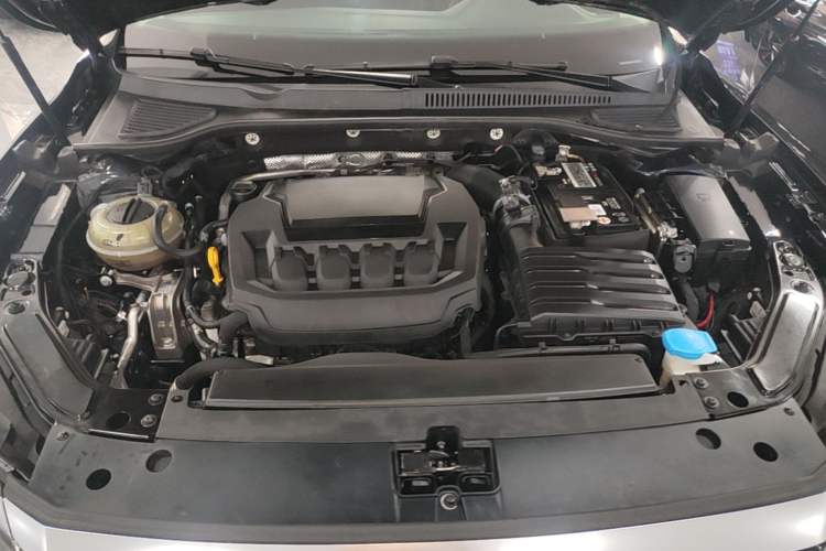 Used Volkswagen Passat 2023 Revised 330TSI Elite Edition Engine Bay