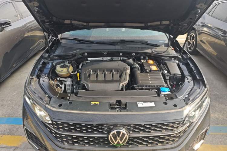 Used Volkswagen Passat 2023 330TSI Starry Luxury Edition Engine Bay